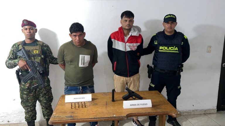 Rondaban un barrio de Villa del Rosario con arma de fuego y fueron capturados