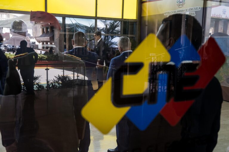 Ocho candidatos firmaron acuerdo en el CNE