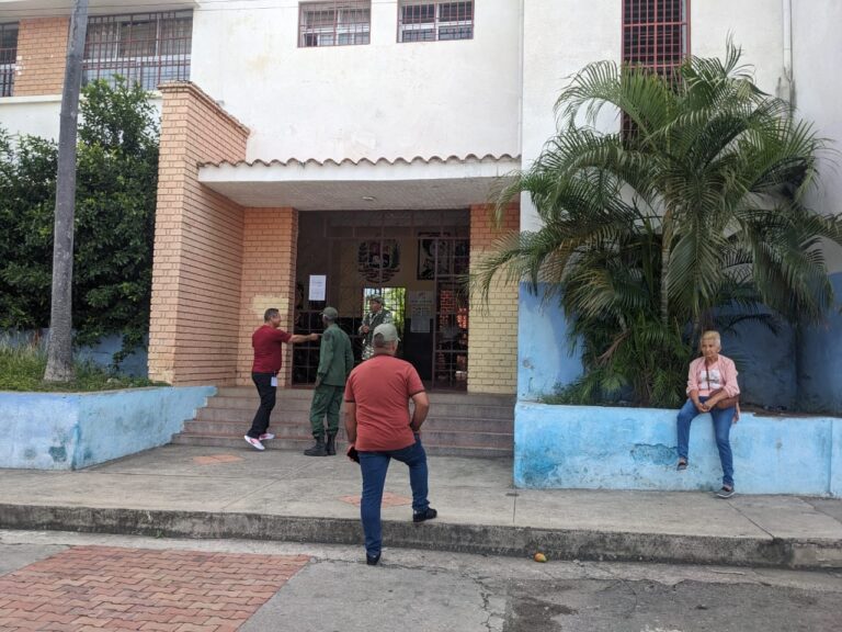 «Grabaciones solo a las afueras de los centros de votación»: Plan República