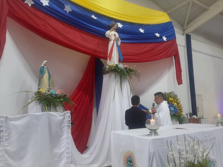Consagración de Venezuela al Santísimo Sacramento en Monterrey y la Unet