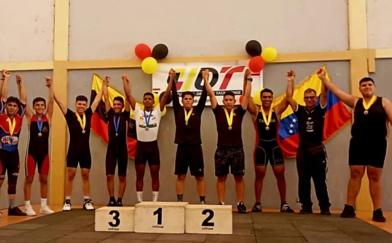 Oro y plata para equipo rubiense en levantamiento de pesas