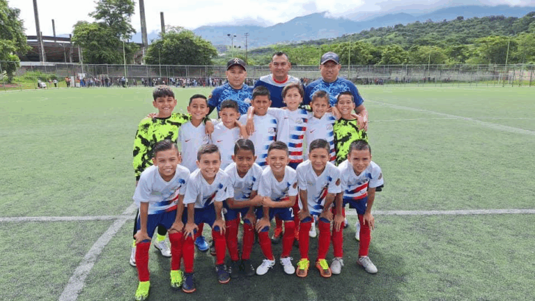 Escuela 12 de Febrero campeón invicto en el Torneo Estadal