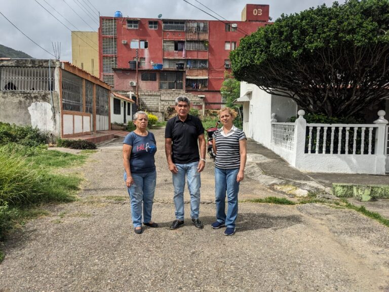 «No estamos recibiendo agua por tubería»: Vecinos de San Antonio reclaman solución