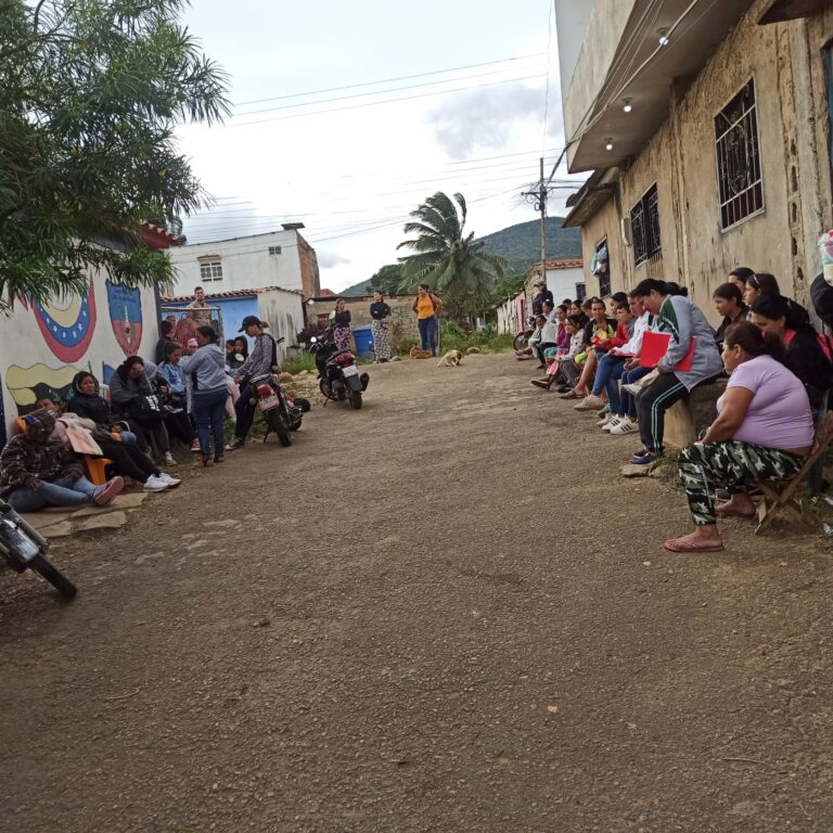 En liceo de Llano de Jorge exigen que se cumpla con el día pautado para la inscripción