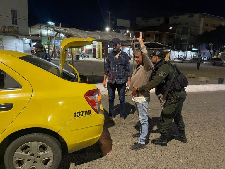 Operativo nocturno en La Parada
