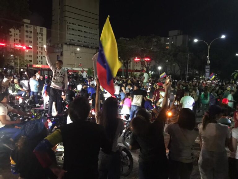 En Carabobo protestaron por los resultados emitidos por el CNE
