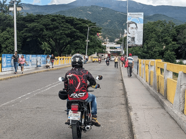 Poco movimiento binacional por ser día festivo en Colombia