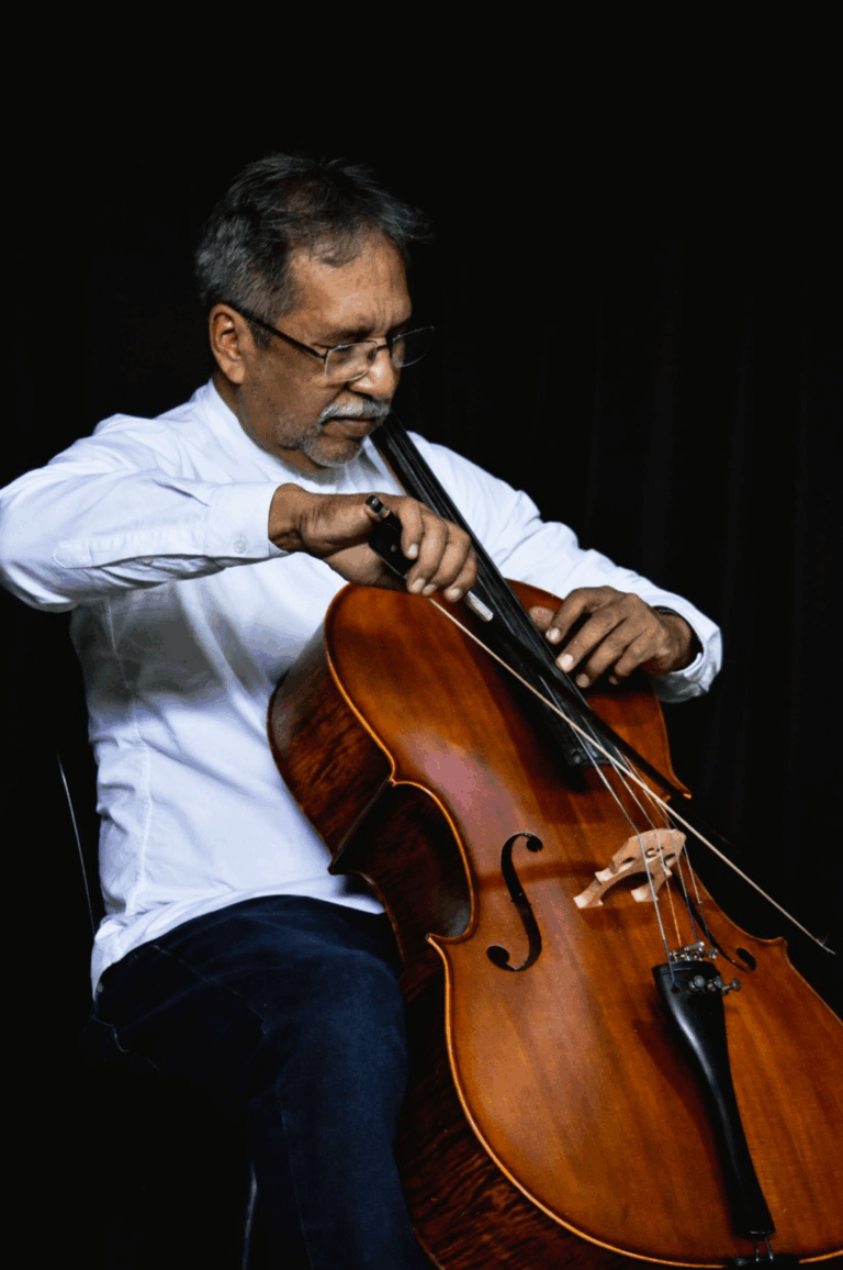 Cátedra de Violoncello rindió homenaje al director de la EMMAE