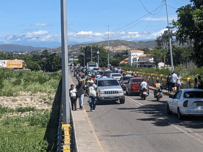 Gran movimiento en el tramo binacional este martes 16Jul