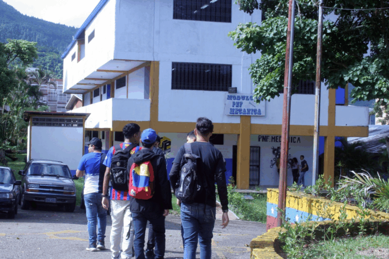 Matrícula de 8 mil estudiantes en la Universidad Agro Industrial