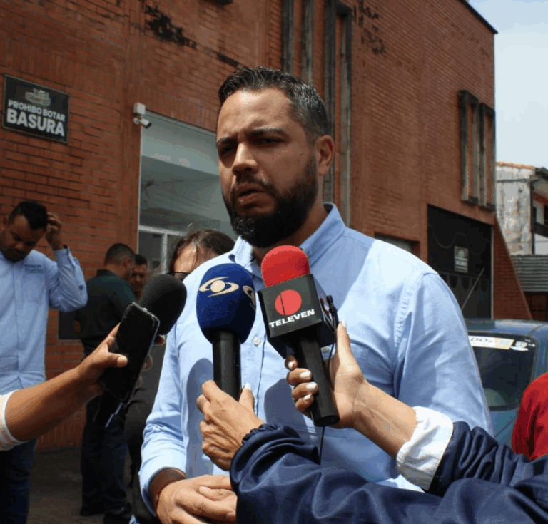 Mil 900 privados de libertad ejercen su derecho al voto