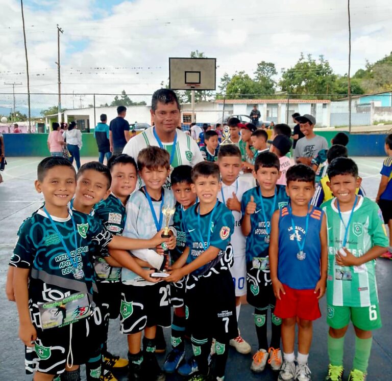 Ocho años de Renacer Colinence