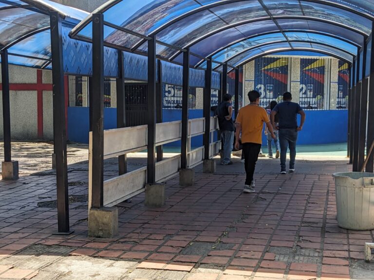 Así lucen las taquillas de sellado en la frontera