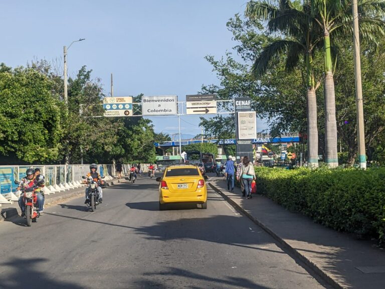 Así va el dinamismo por el puente Simón Bolívar este sábado