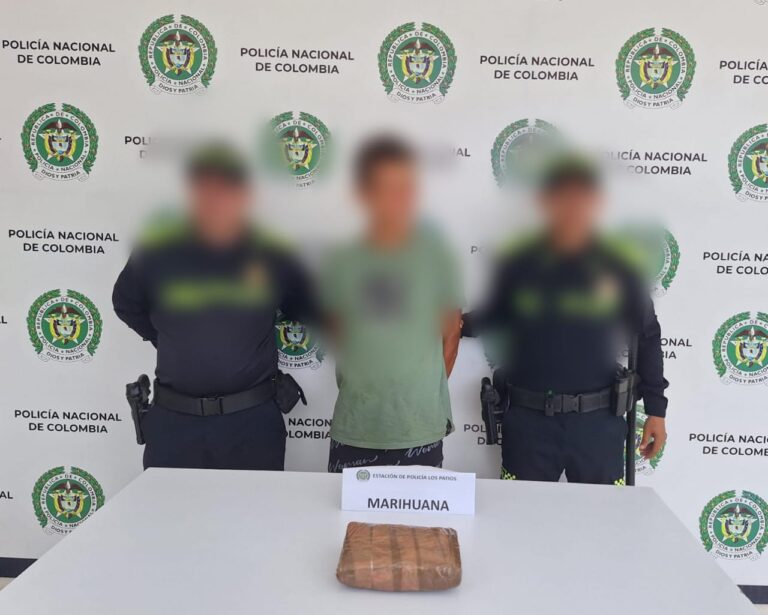 Detienen a hombre en frontera con estupefacientes ocultos en una bolsa