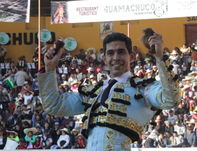 Rotundo Triunfo de Manolo Muñoz en Huamachuco Perú
