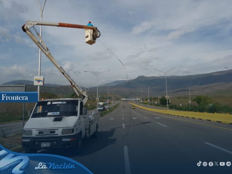 Instalan lámparas LED en el Atanasio Girardot