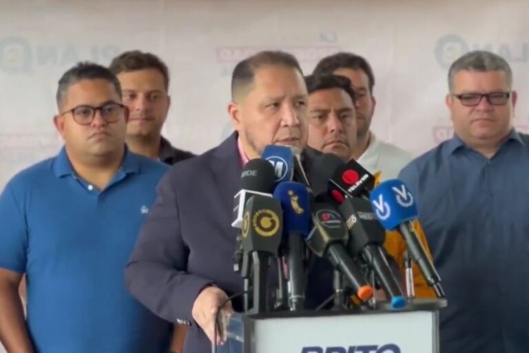 Con dinero en mano «a la gente le importa un bledo quién está en la Presidencia», según Brito