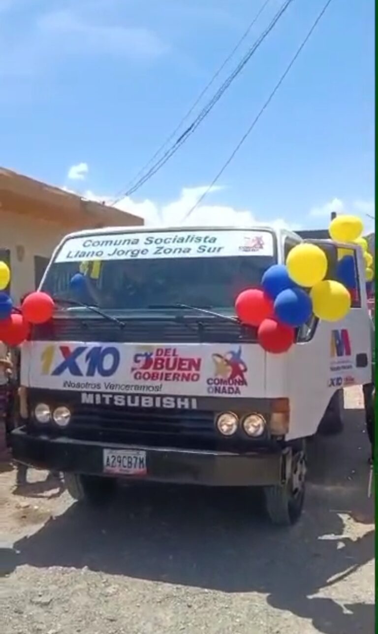 Entregan vehículos aprobados en consulta popular en San Antonio