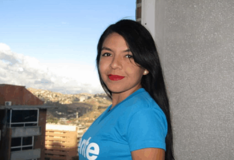 Madre de María Oropeza denuncia que su hija está detenida “por querer la libertad del país”