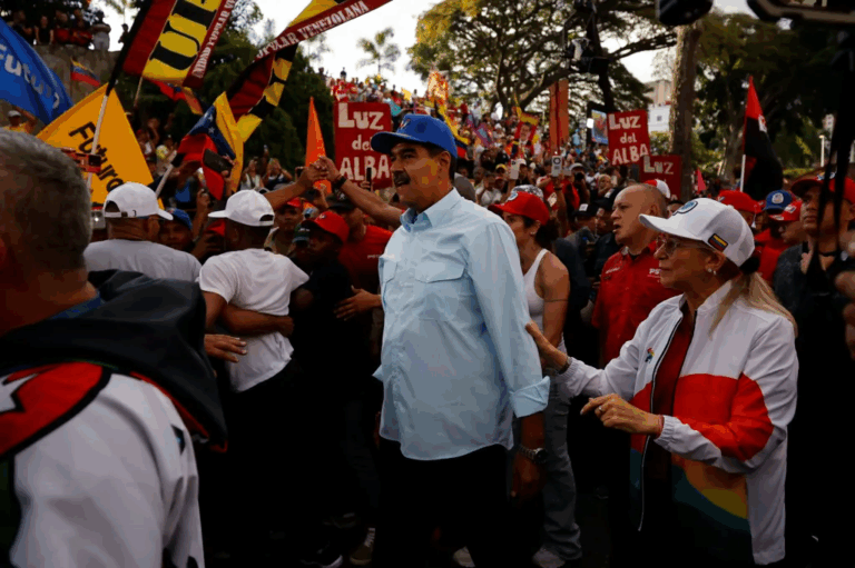 Maduro pide al Parlamento que se apruebe “muy rápido” ley contra el fascismo