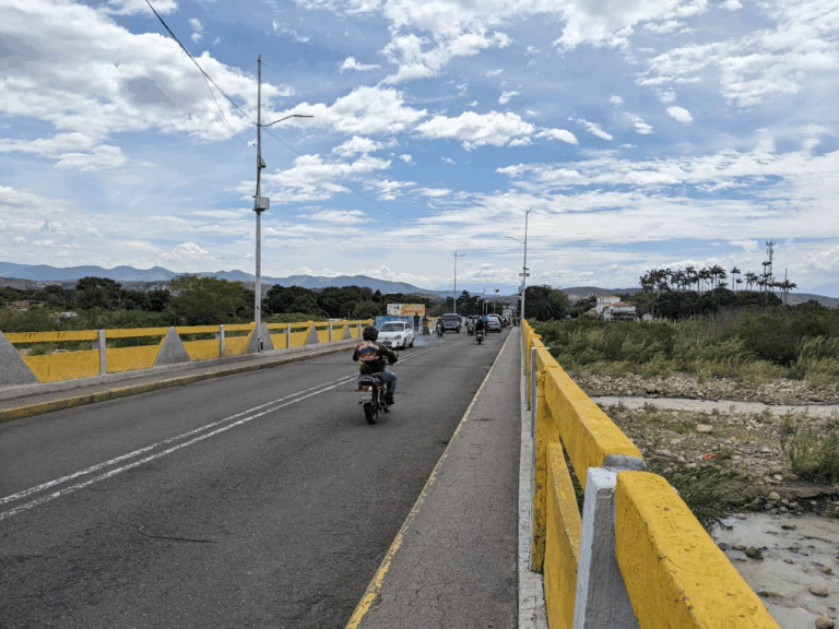 Así luce el paso fronterizo este viernes