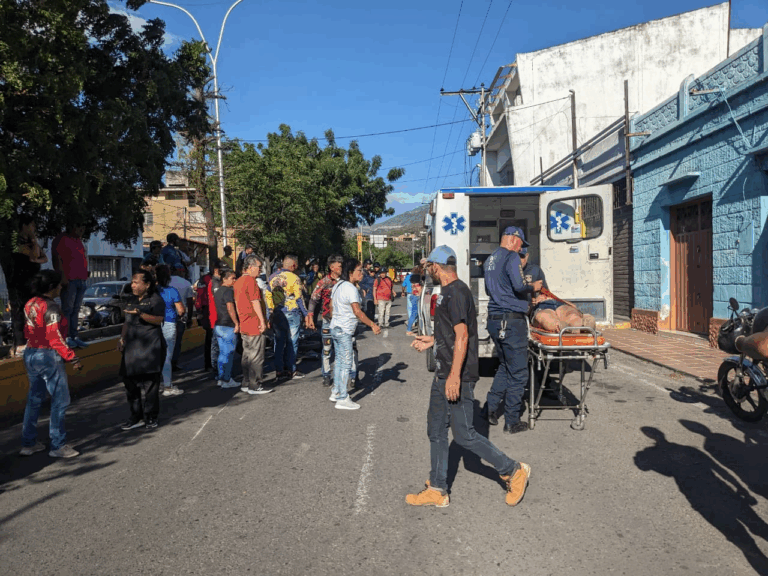 «Juego de manos» terminó en aparatoso accidente en San Antonio