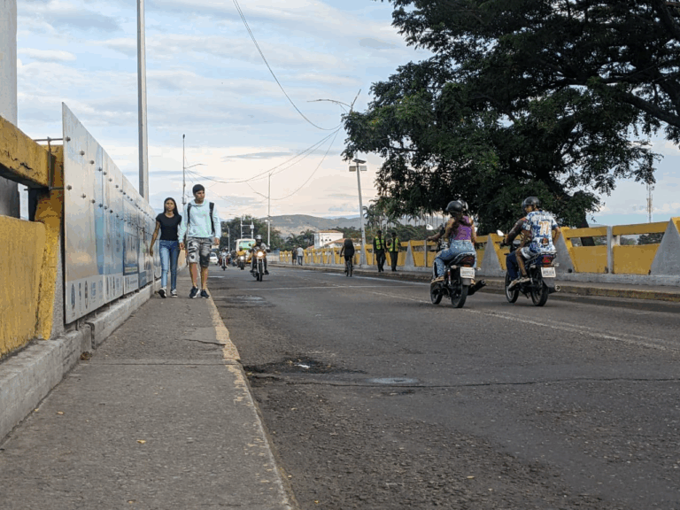 Comercio en Cúcuta a media máquina por ser día festivo en Colombia