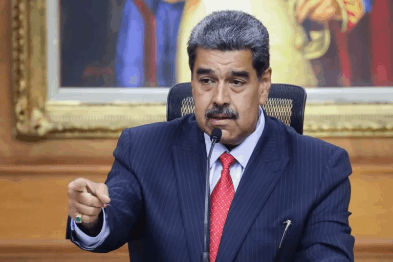 Maduro recibe invitación de la AN para juramentarse como presidente el 10 de enero