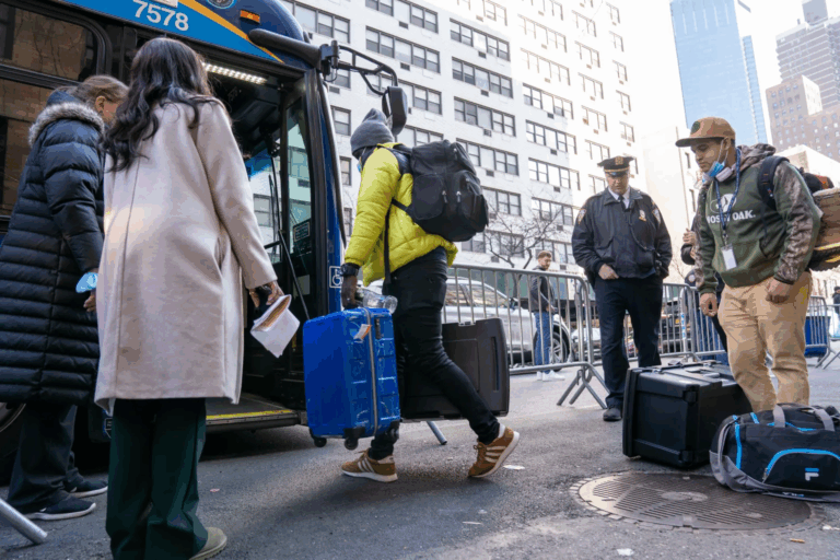 Inmigrantes venezolanos recién llegados a Nueva York, optimistas pese a los problemas