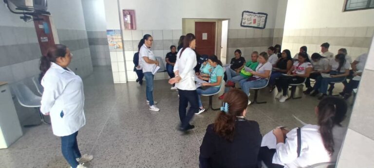 Taller contra fiebre amarilla y viruela del mono en Las Mesas