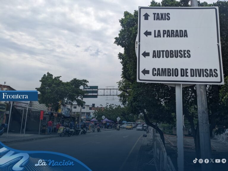 «¡10 mil pesos por puesto!»: Taxistas hacen su agosto en La Parada