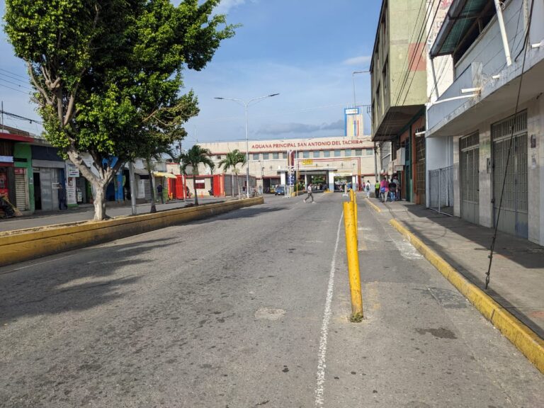 Poco movimiento en la avenida Venezuela
