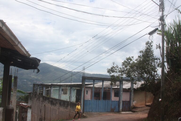 Productores de El Junco Páramo esperan mejoras en la vialidad