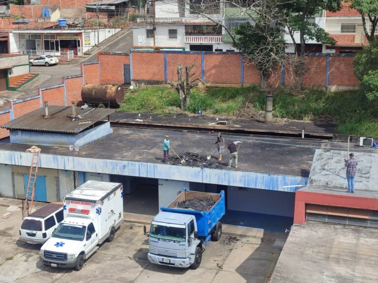 Trabajan en impermeabilización del Hospital General de Táriba