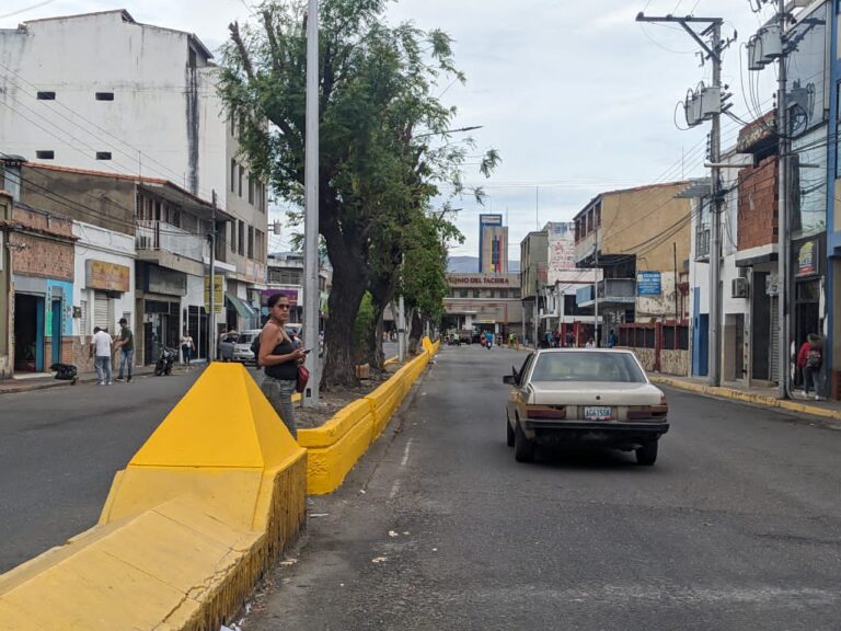 Fluido el paso hacia Colombia por el Simón Bolívar