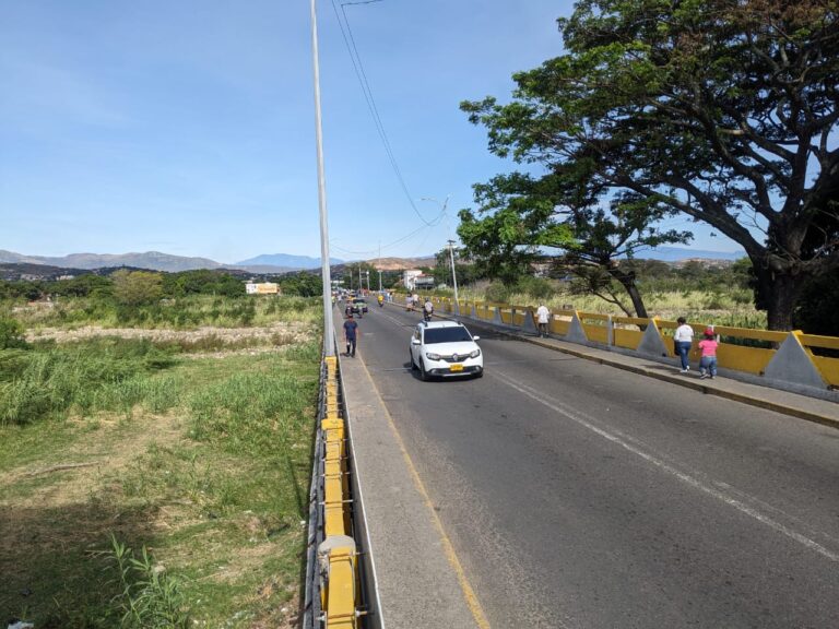 Sin inconvenientes el tránsito por el puente Simón Bolívar