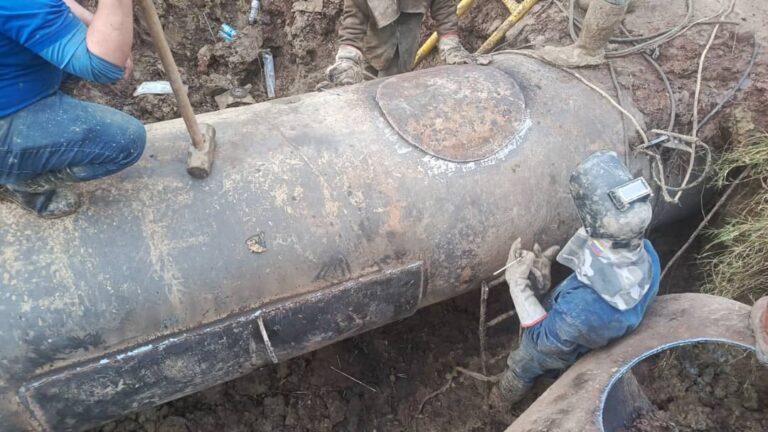 Finaliza reparación de tubo matriz en Las Vegas de Táriba