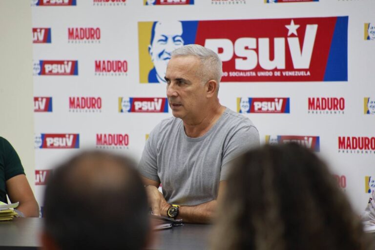 “El PSUV es un partido abierto al debate”