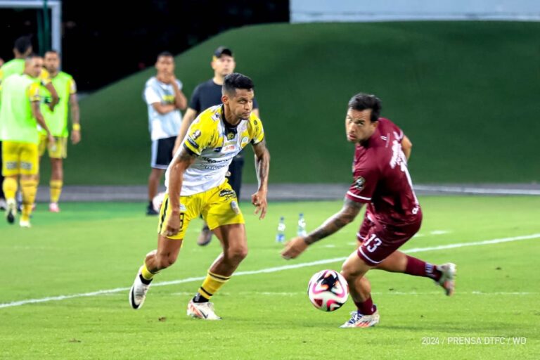 Táchira salió bien librado en  su visita al duro Carabobo FC