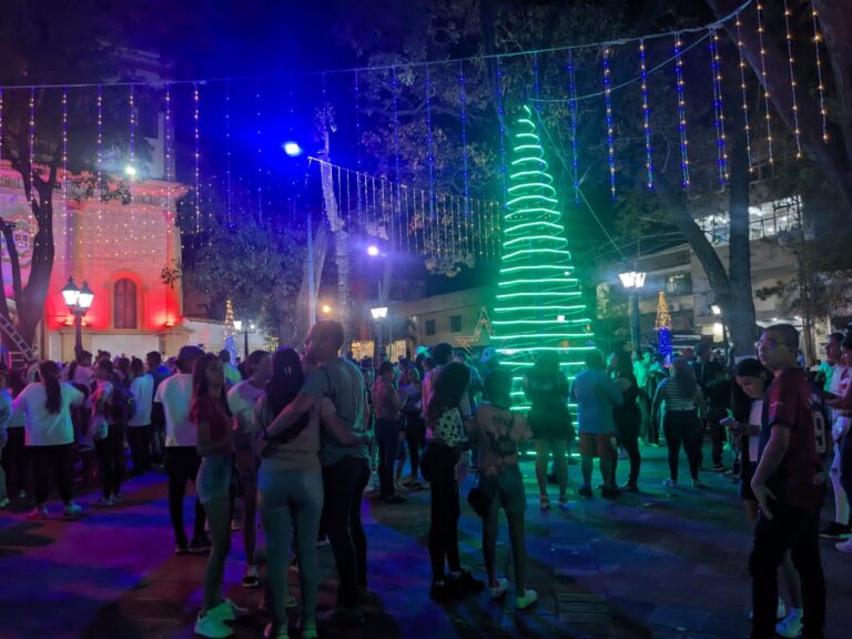 Encendida la Navidad en San Antonio