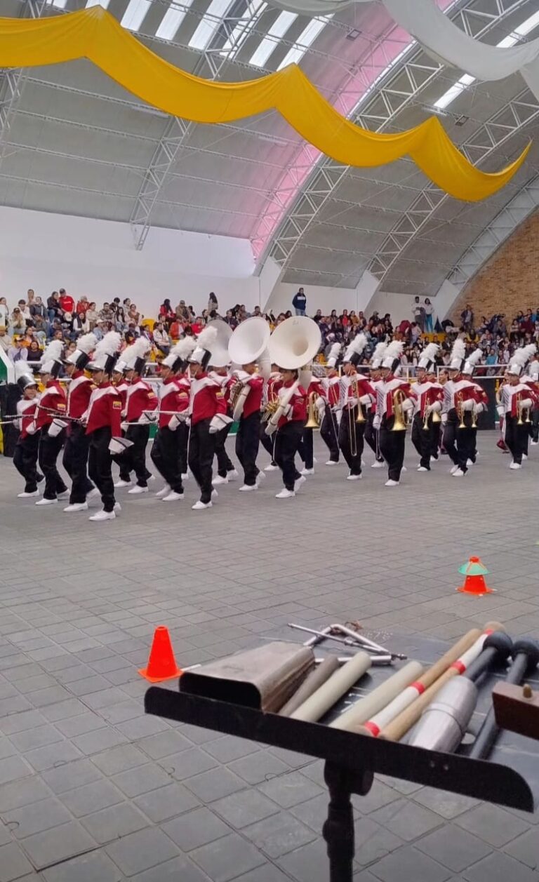 Colegio Virgen del Valle gana Festival de bandas en Colombia