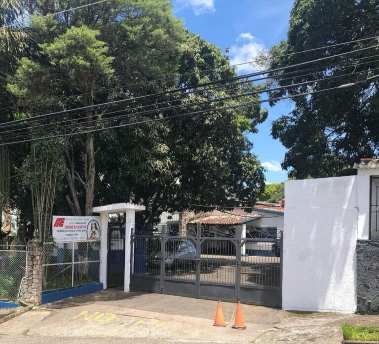 Ocho décadas formando soñadores