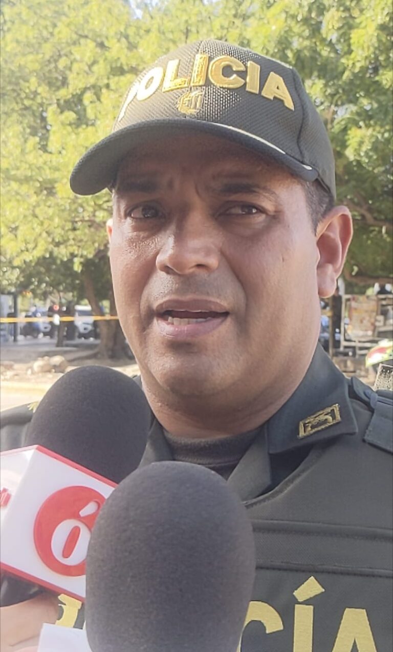 Hombre a bordo de una motocicleta responsable de sicariato en La Parada