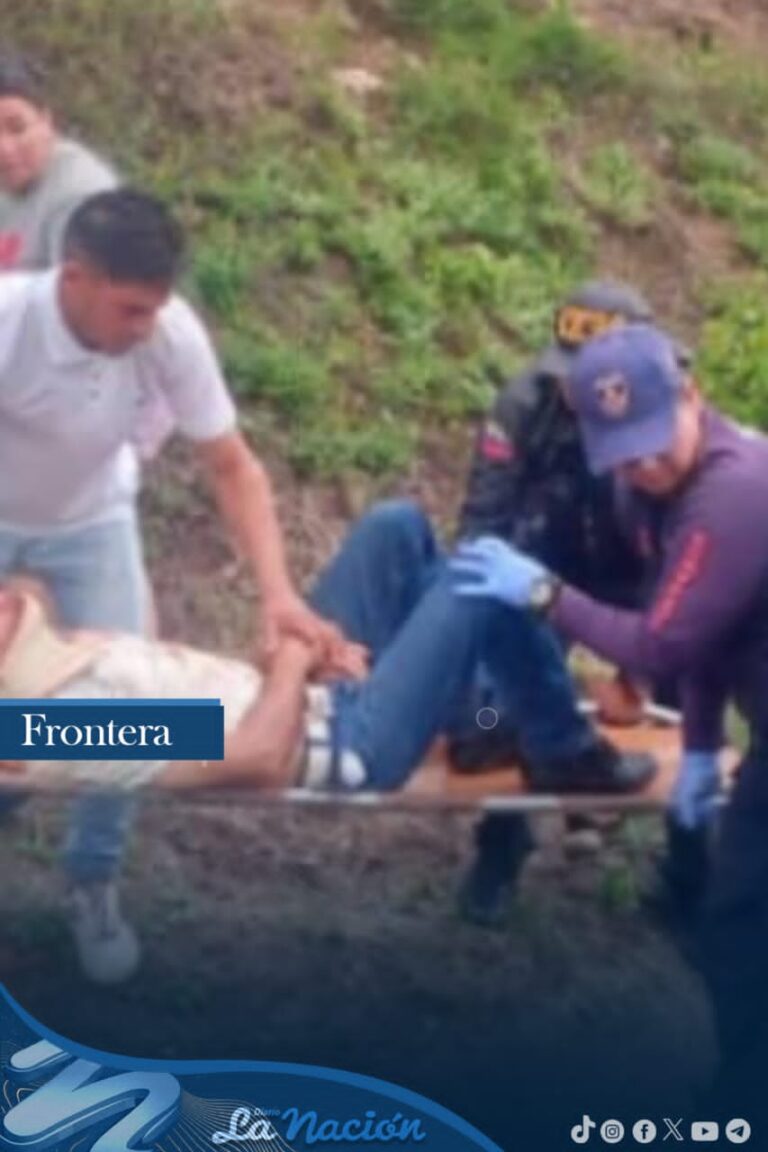 Un hombre lesionado al derrapar su moto a escasos metros de Peracal