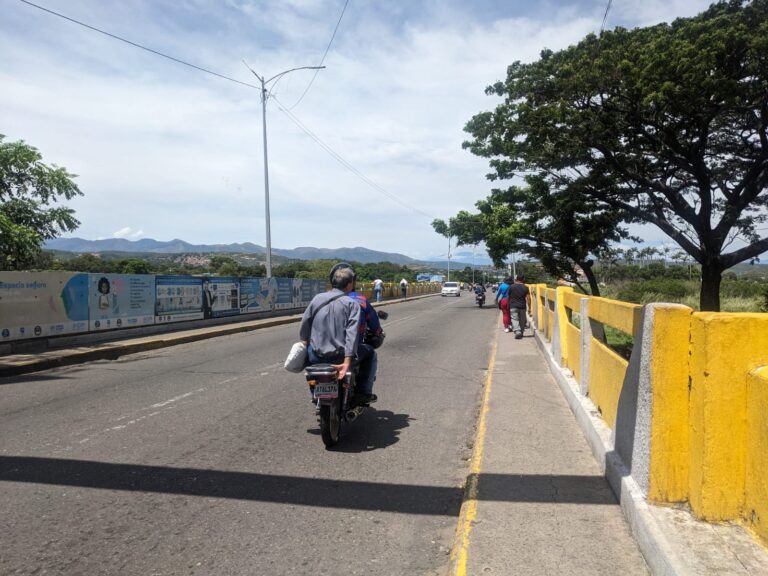 Despejada la frontera este lunes festivo en Colombia