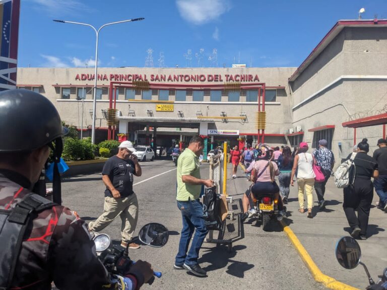 Habilitado el paso por el puente Simón Bolívar