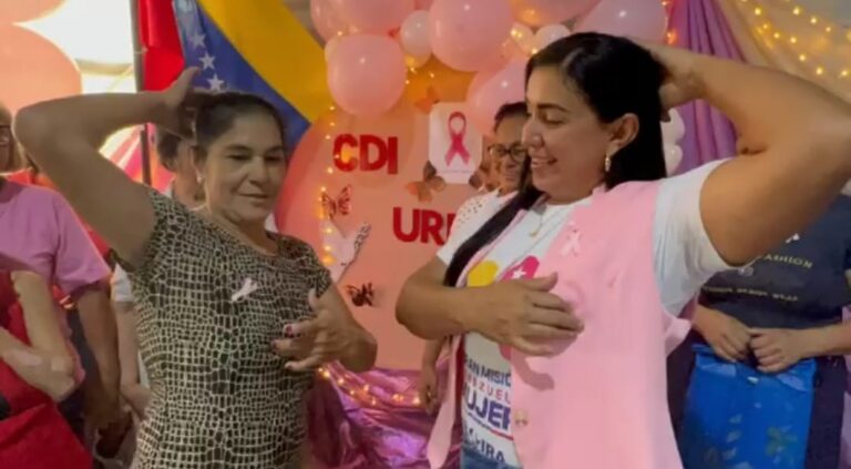 Despistaje contra el cáncer de mama en el mes rosa en Ureña