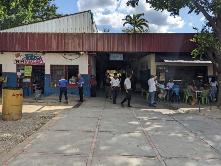 La «soledad» se apoderó del terminal de la frontera