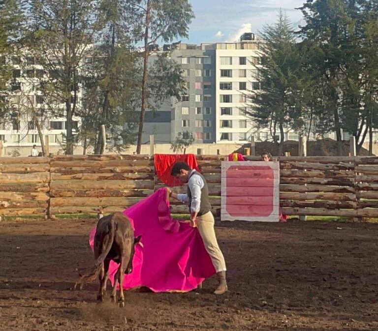 Fabio Castañeda intensifica su labor en el campo peruano